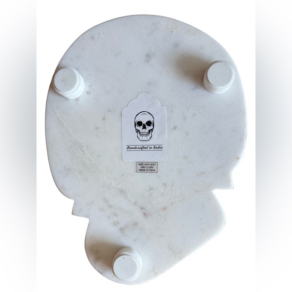 Hand Crafted in India NWT Marble Skull Decor Trivet with Inlaid Abalone Shells - Picture 2 of 7